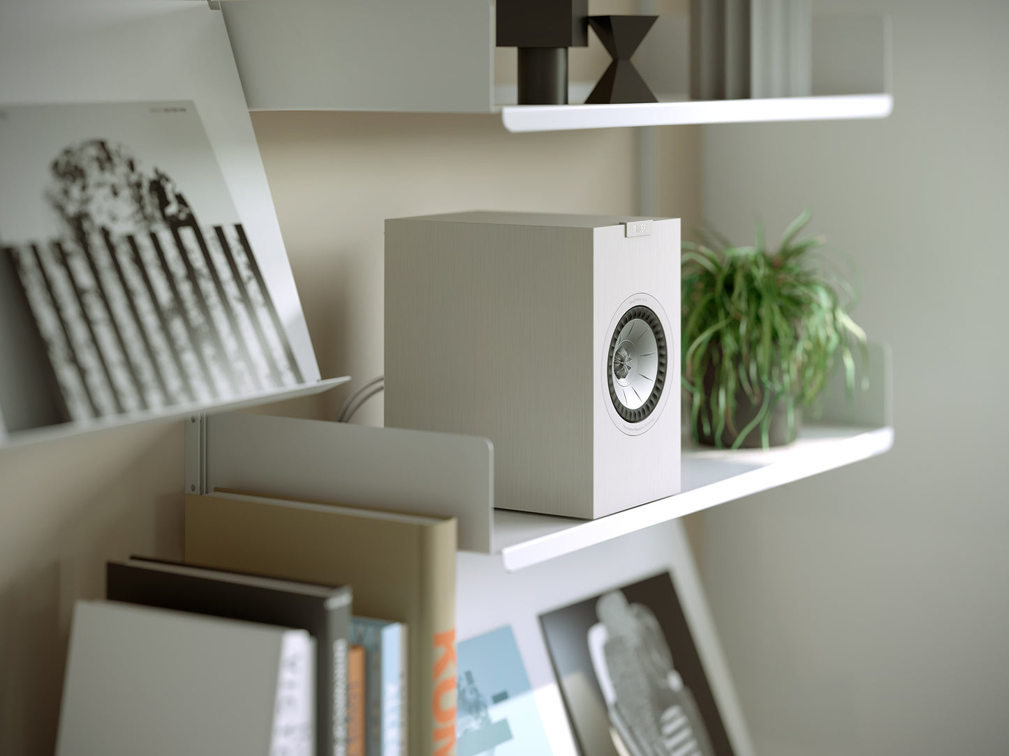 KEF Q1 Meta